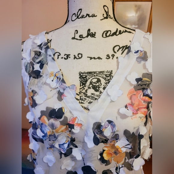 A New Day Floral Applique Sheer V-Neck Pastel Tank Top, White, Medium, NWOT - Picture 5 of 8